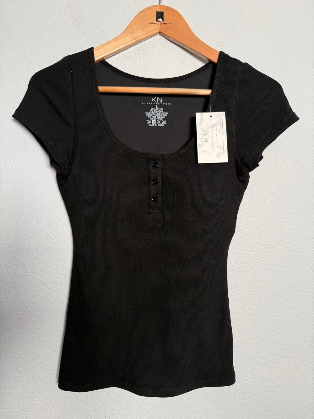 Klassy Network Black Ribbed Henley Short Sleeve Top built in bra Brami Large